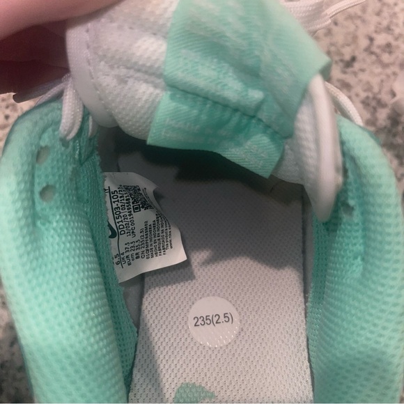 Nike Dunks - GREEN GLOW 🧩 - Picture 9 of 9